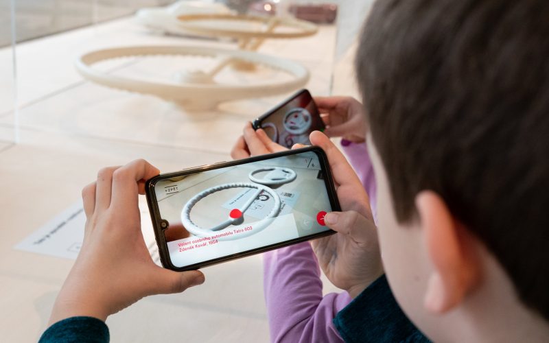 Sense vs. Sensibility in AR and 360° video photo