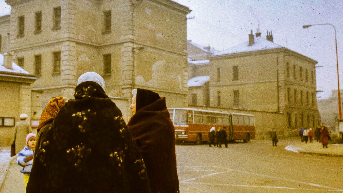 Immersive Exhibition Behind the Wall